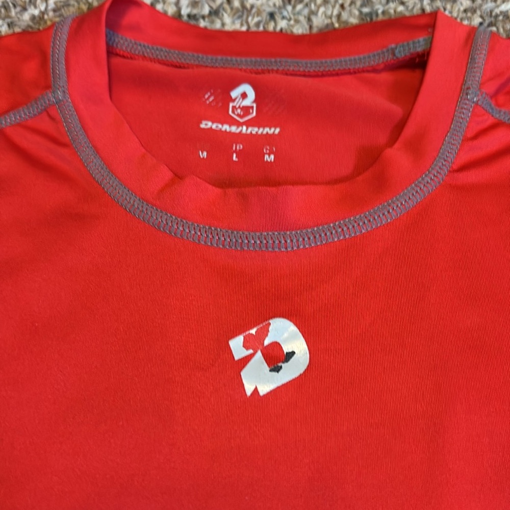 Demarini Men’s Medium 3/4 sleeve shirt Layering Baseball - Picture 3 of 4